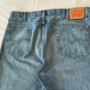 Authentic #4001 Levi’s Men’s Light Blue Relaxed Jeans - Classic Back Pocket